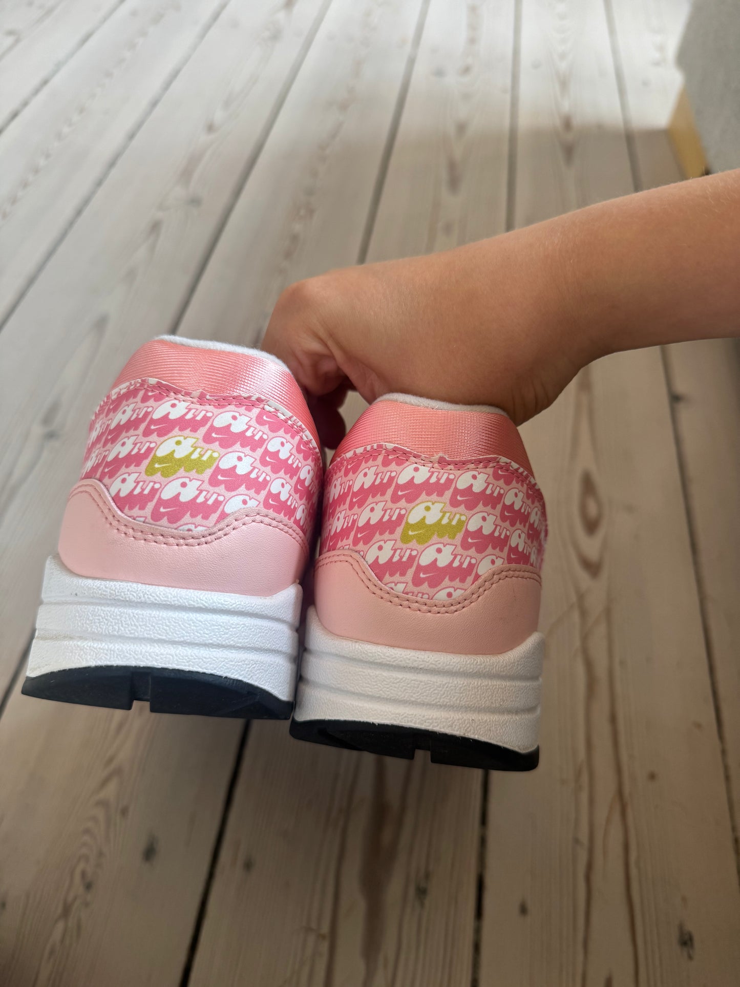 Nike Airmax 1 Strawberry Lemonade