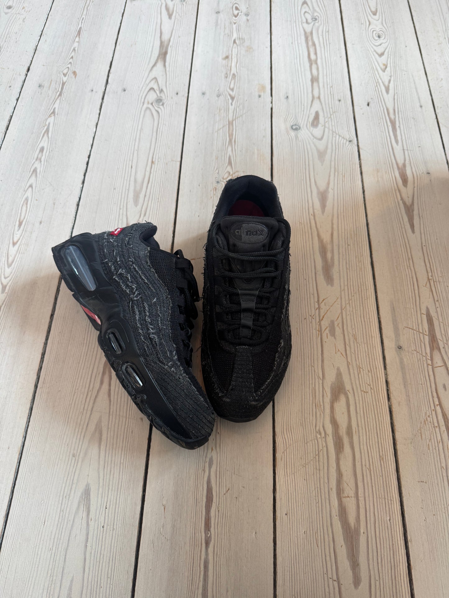 Air Max 95 OG x Levi's