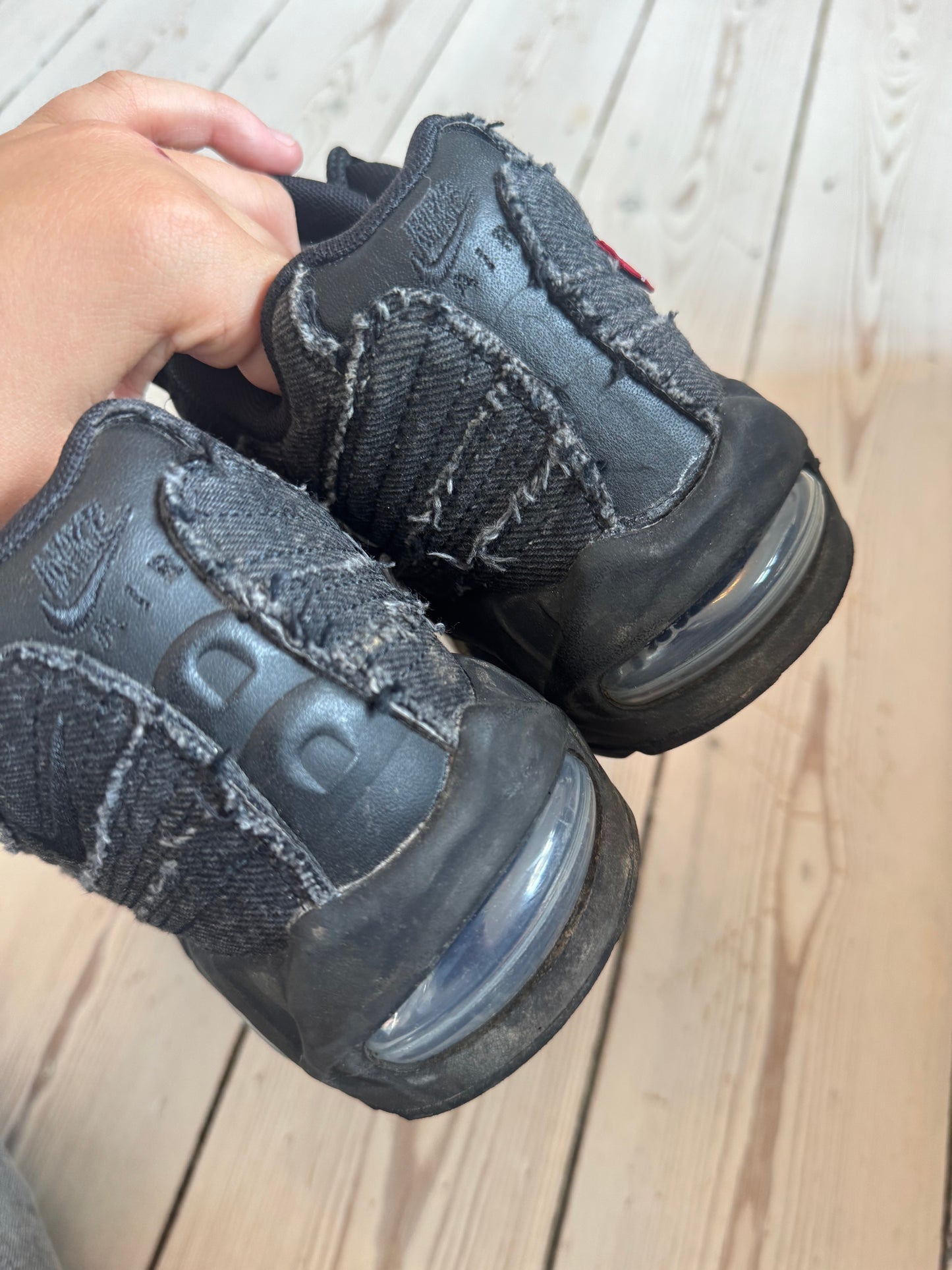 Air Max 95 OG x Levi's