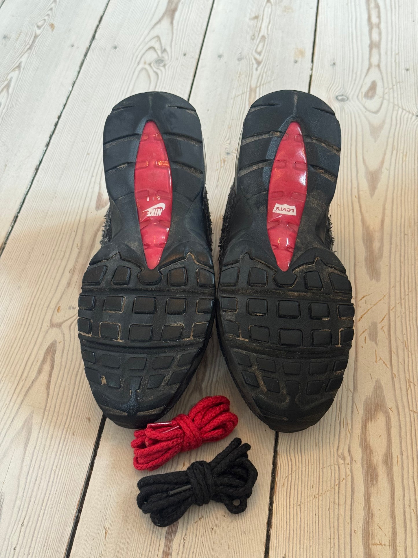 Air Max 95 OG x Levi's